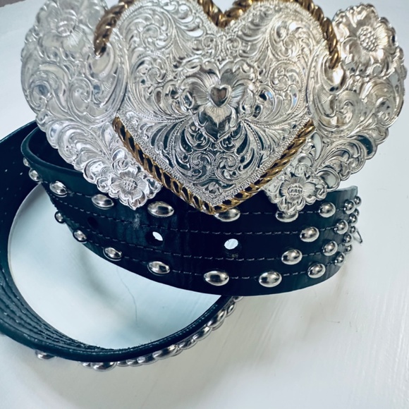 Harley Davidson belt with silver plate buckle size S black color